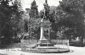 Postales: VIGO - 35. ESTATUA DE MÉNDEZ NÚÑEZ - EDICIÓN LIBRERÍA BARRIENTOS - S/C